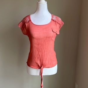 Mine women’s coral sleeveless fitted top